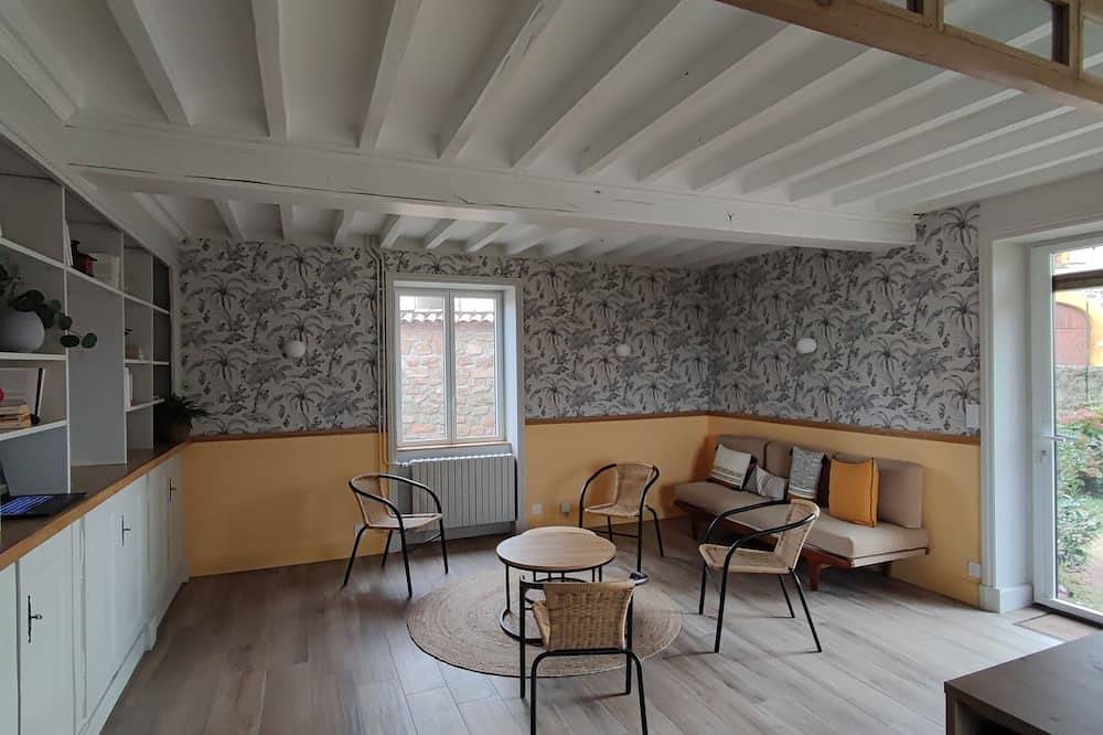 Maison en Pierres à Sarcey en Beaujolais 12 personnes in Sarcey, Lyon et ses environs