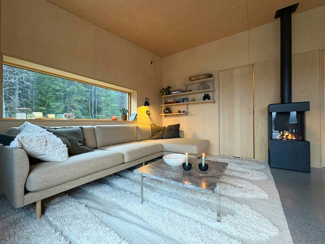 Von einem Architekten entworfene Hütte am See mit Sauna in Hole, Viken