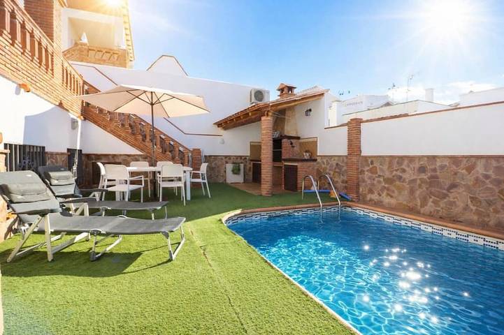 Chalet für 5 Personen, mit Pool und Garten sowie Terrasse - 1