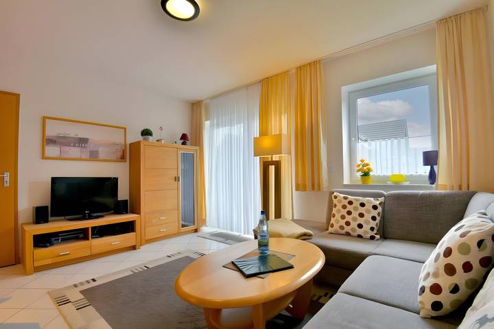 Ferienwohnung für 6 Personen, mit Balkon und Garten in Oberhof - 2