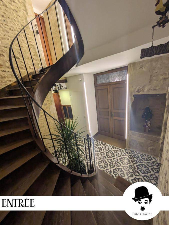 Gîte pour 4 personnes, avec vue ainsi que piscine et jardin à Migné-Auxances - 2