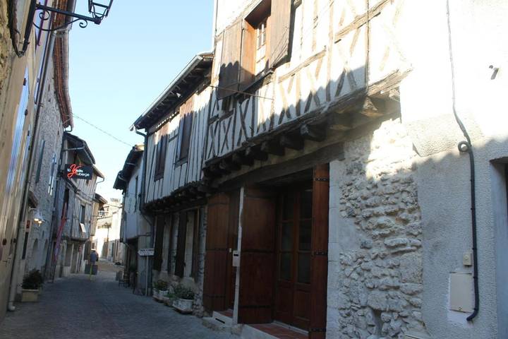 Gîte pour 3 personnes, avec Terrasse à Casteljaloux - 2