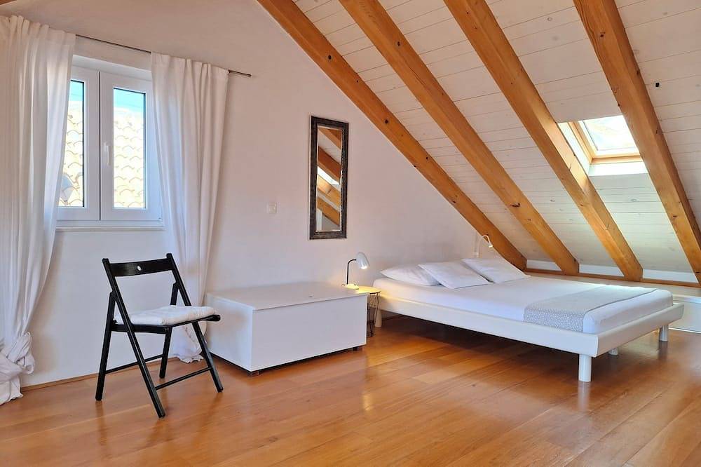 Entire apartment, Elegant and comfortable 2 bedroom apartment in the center of the town Hvar in Hvar City, Hvar