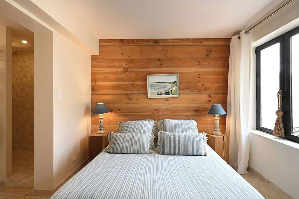 Maison au coeur du village d'Ars en ré, idéalement entièrement rénovée. in Ars-en-Ré, Île de Ré