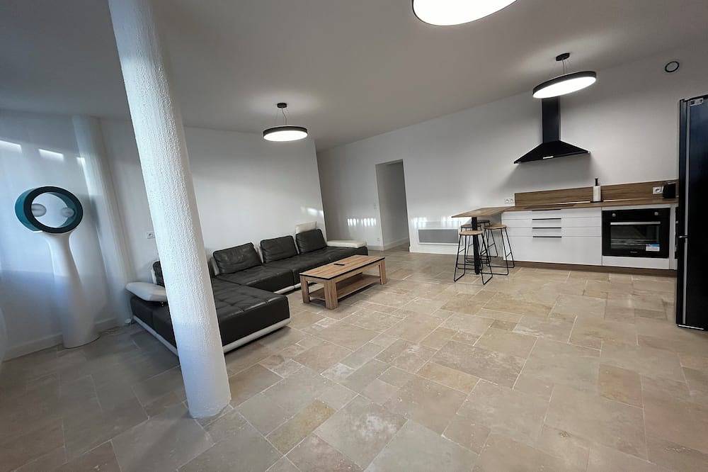 Entire apartment, Charming downtown apartment in Bourges, Bourges region