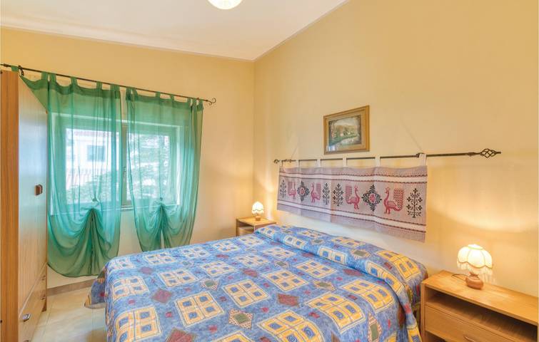 Apartamento vacacional entero, Apartamento junto a la playa con propietario in situ y WiFi in Cala Gonone, Dorgali