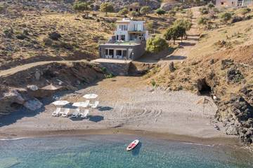 Cottage pour 6 personnes, avec jardin et vue dans Matala