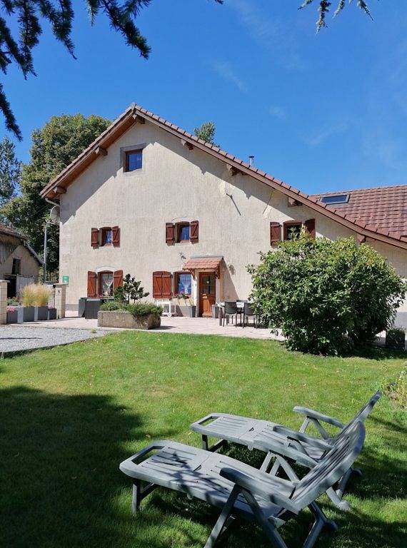 Gîte pour 6 personnes, avec terrasse et jardin
