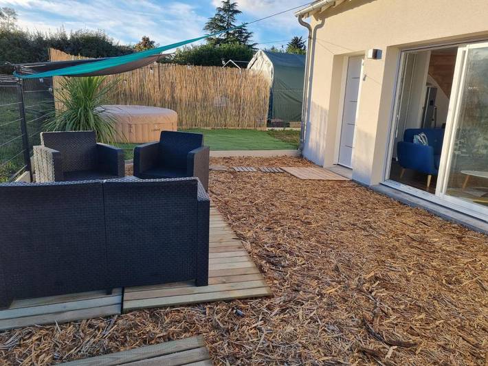 Location de vacances pour 6 personnes, avec jardin et piscine à Saint-Denis-de-l'Hôtel - 3