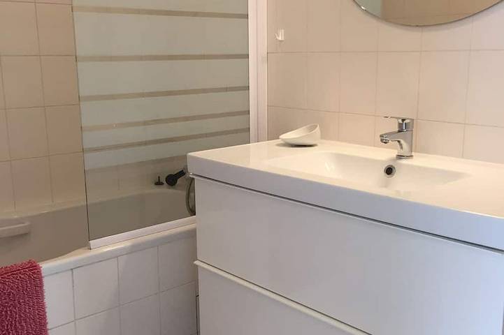 Gîte pour 4 personnes, avec terrasse et jardin dans Plage de Grève Blanche - 3