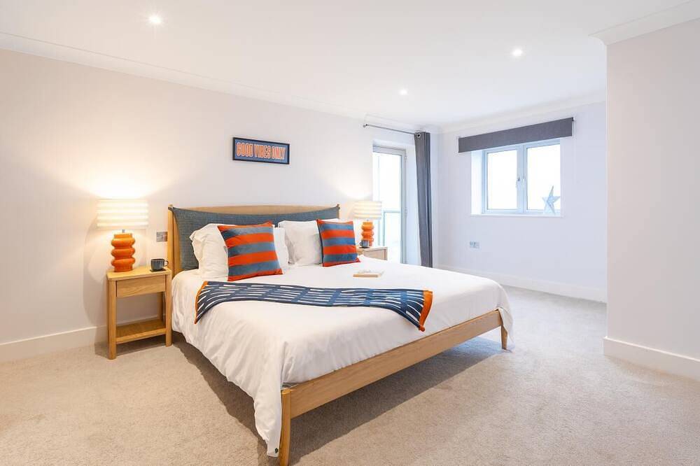 7 Bed in Westward Ho (oc-o34167) in Westward Ho, Hartland Devon Heritage Coast