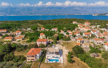 Ferienhaus für 10 Personen, mit Garten und Terrasse in Vrsi