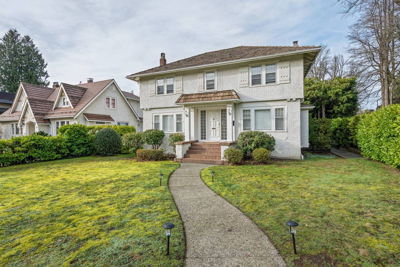 Elegant 5Br Family Retreat | Garage & Backyard in Vancouver, Columbia Británica