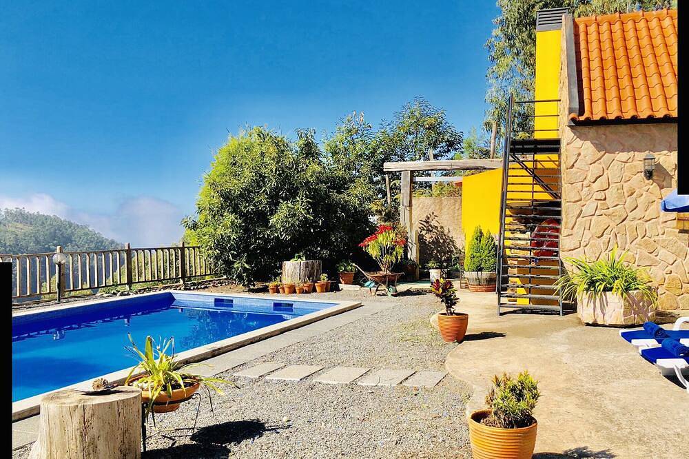 Casa vacanza a Ribeira Brava a partire da 233€ a notte