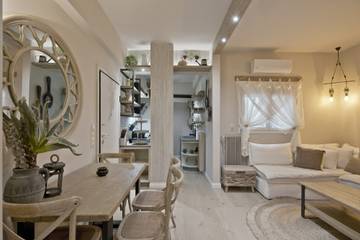 Vacation Rental for 4 Guests in Central Section of Athens, Athens Centre, Picture 4