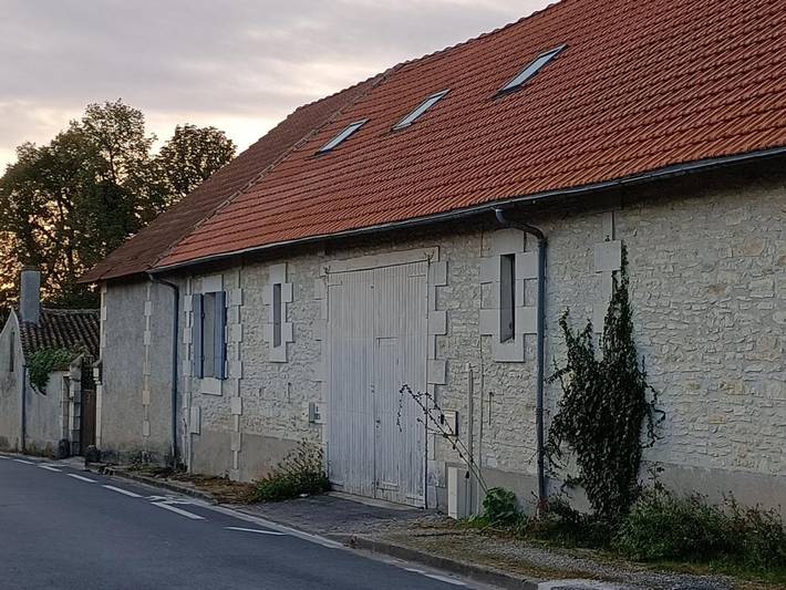 Location de vacances pour 10 personnes, avec piscine et jardin, adapté aux familles dans Cissé - 2