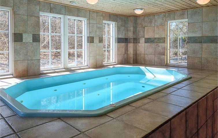 Ferienhaus für 14 Personen, mit Terrasse und Whirlpool sowie Sauna und Garten, mit Haustier auf Öland - 4