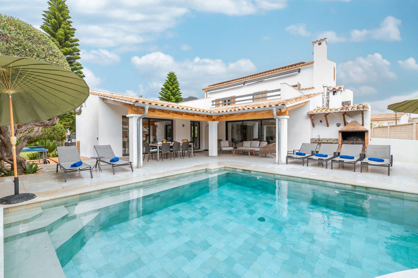 Villa 'Ana Puerto Pollensa' mit Bergblick, Wlan und Klimaanlage in Port de Pollença, Pollença