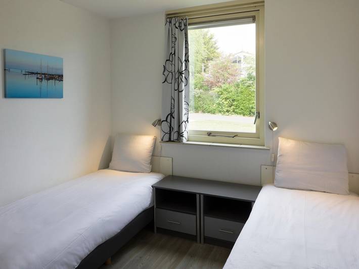 Ferienhaus für 6 Personen, mit Terrasse und Garten sowie Pool in Kamperland - 4