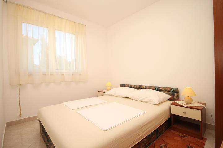 Apartament wakacyjny dla 5 osób, z balkon/ taras w Seget Vranjica