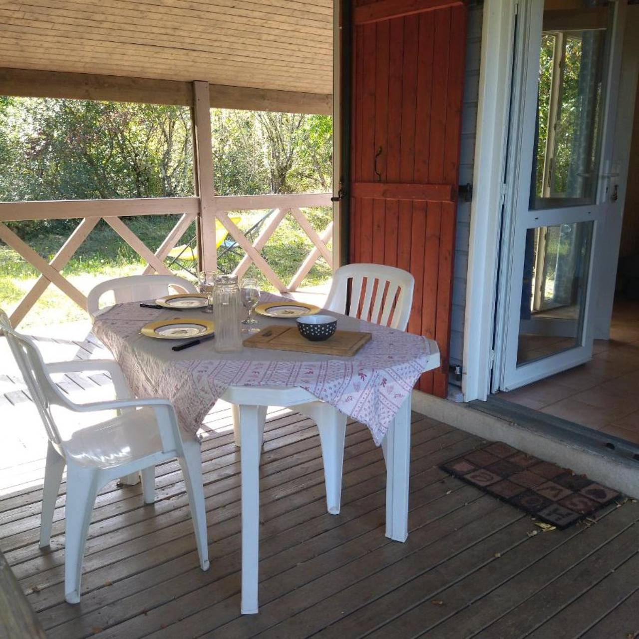 Chalet "Edelweiss" avec vue sur les montagnes, piscine partagée et 2 terrasses privées in Gravières, Cévennes