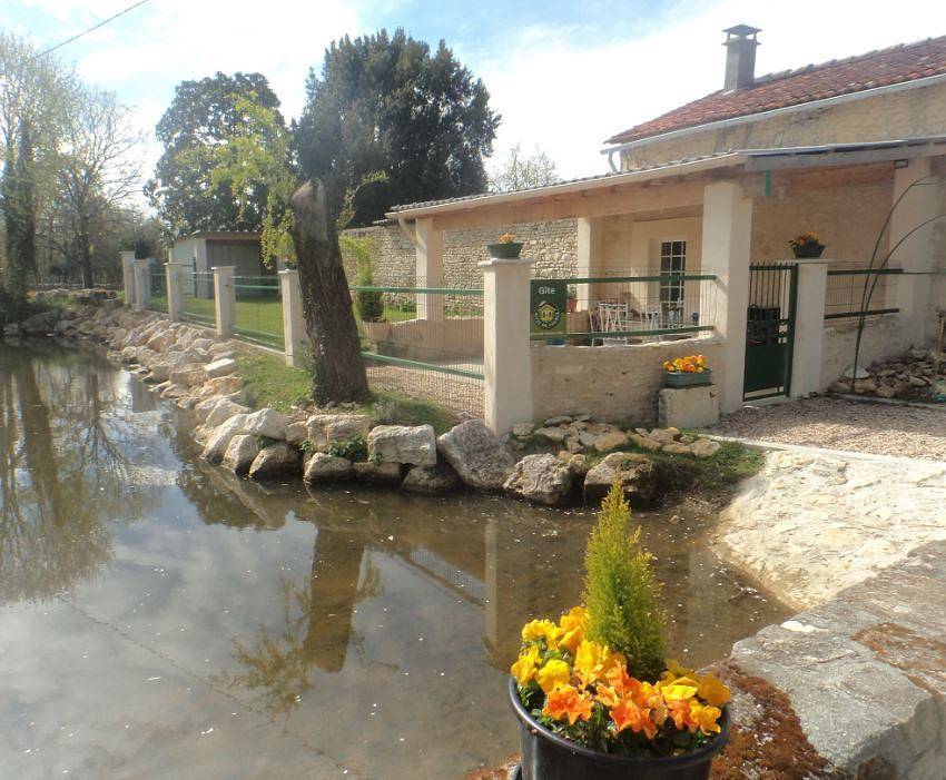 Gîte voor 4 personen met terras in Saint-Sulpice-de-Cognac, Charente