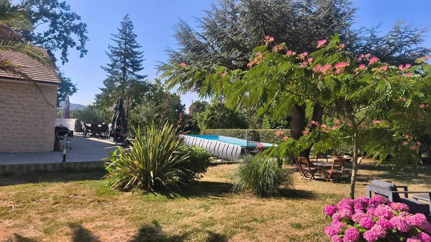 Location de vacances pour 2 personnes, avec Balcon et Terrasse ainsi que Jacuzzi et Jardin à Clermont (Oise) - 2