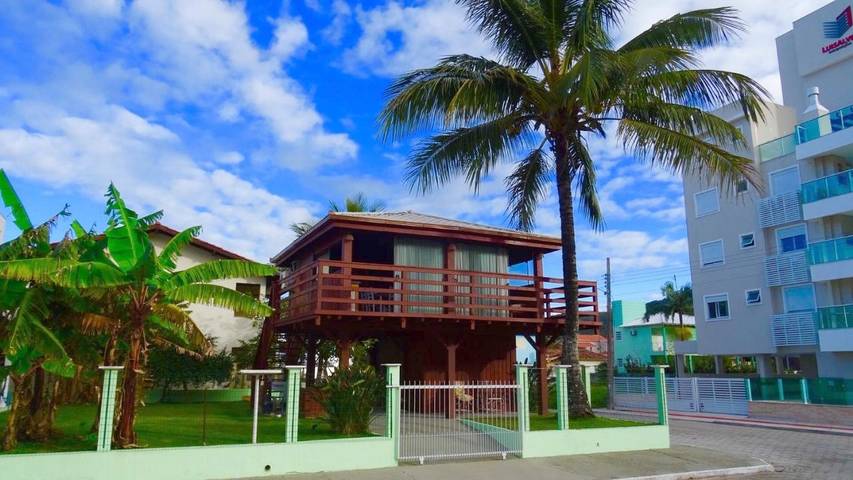 Casas e apartamentos de temporada para 6 pessoas, com vista e jardim, com animais de estimação em Governador Celso Ramos