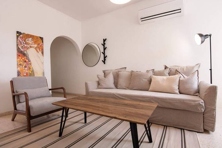 Holiday rental for 6 people, with balcony and pool in Kato Paphos