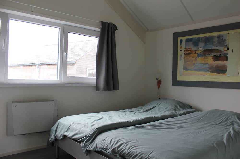 Beautiful vacation home on watery recreation park Yn'e Lijte Grou in Nationalpark De Alde Feanen