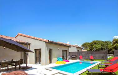 Gîte pour 8 personnes, avec jardin ainsi que piscine et terrasse à Cléon-d'Andran
