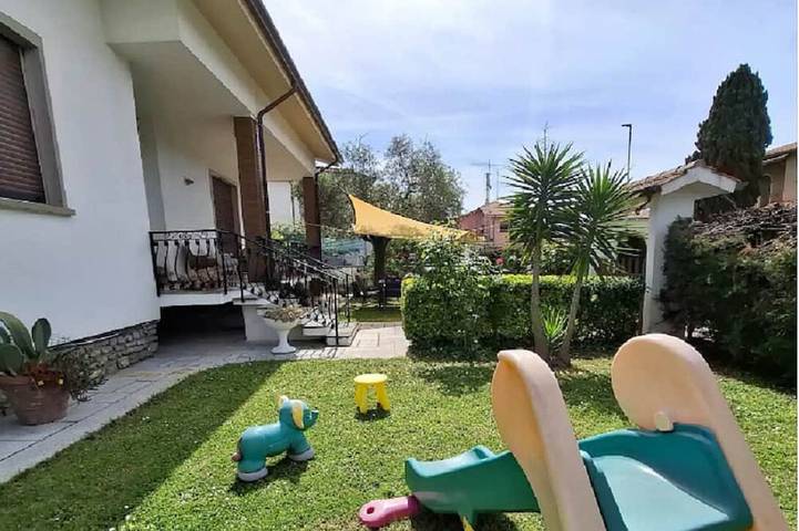 Location de vacances pour 6 personnes, avec Terrasse et Jardin à Fiumaretta di Ameglia