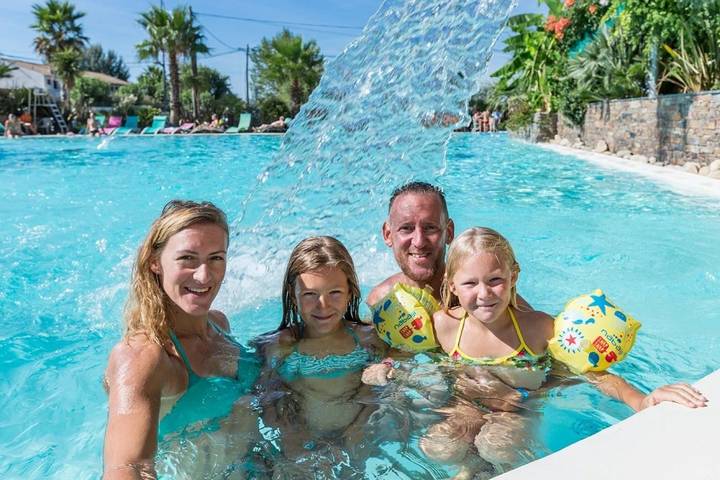 Camping pour 6 personnes, avec terrasse et bassin pour enfant à Sérignan - 2