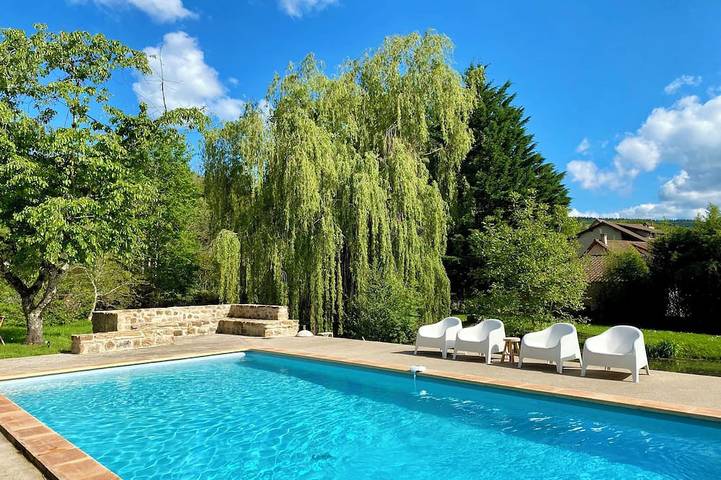 Gîte pour 6 personnes, avec terrasse et jardin dans Bray (Saône-et-Loire)