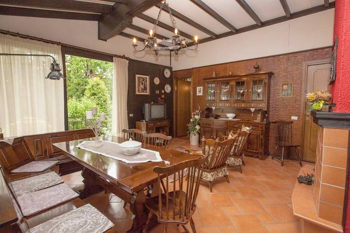 Casa vacanza per 7 persone, con panorama e giardino, adatto a famiglie con bambini in San Damiano d'Asti