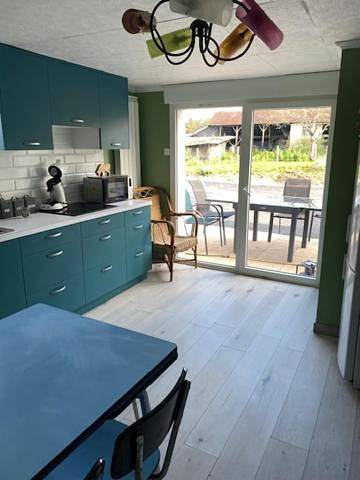 Gîte pour 2 personnes, avec Terrasse ainsi que Jardin et Vue à Villerserine
