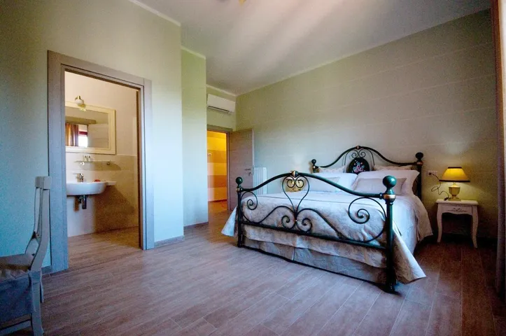 Maison d’hôte pour 2 personnes, avec vue ainsi que jardin et piscine - 1