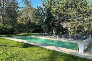 Cottage pour 15 personnes, avec jardin et piscine à Villasavary