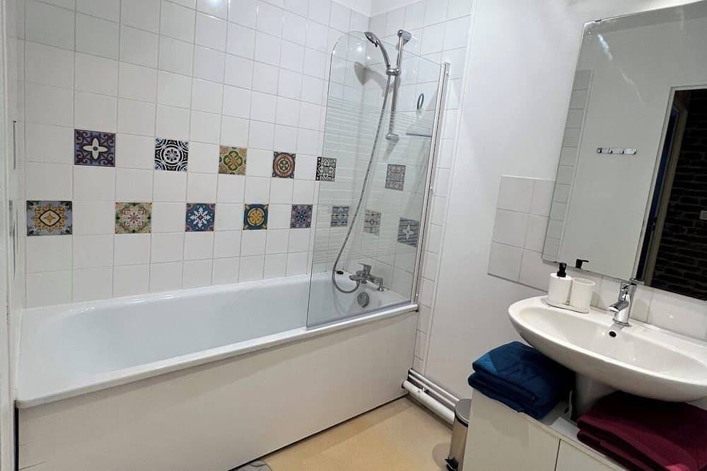 Entire apartment, Les Ulis beautiful fully equipped 2-room apartment in Les Ulis, Essonne