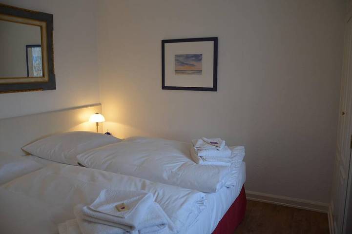 Ganze Wohnung, Ferienwohnung im Erdgeschoss mit eigenen Terrassenzugang im Herzen von Morsum in Sylt-Ost, Sylt (Gemeinde)