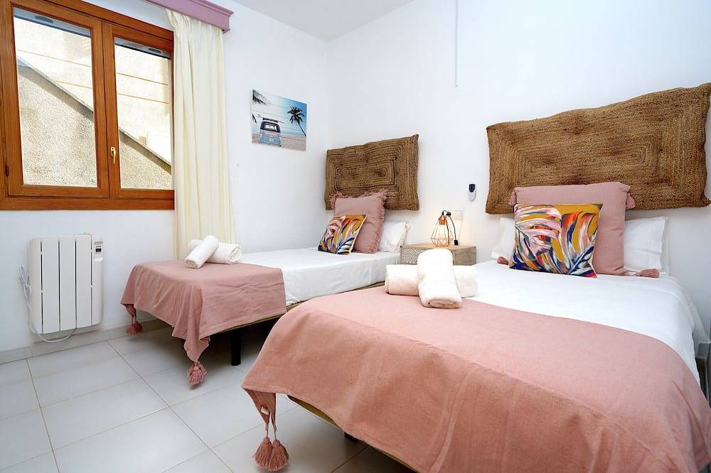 Apartamento entero, Apartamento con vista al mar, luminoso, totalmente equipado, con terraza, Wifi in Es Trenc, Campos