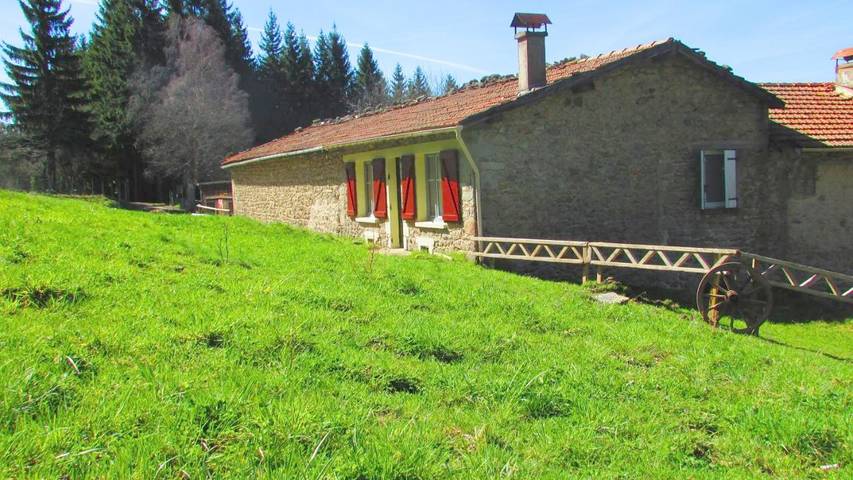 Chambre d’hôte pour 2 personnes, avec jardin et vue à Vollore-Montagne