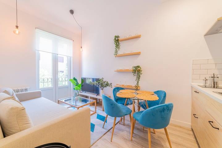 Apartamento para 7 personas, con balcón, Se admiten mascotas en Atocha