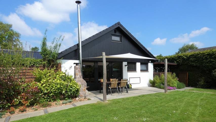 Bungalow für 4 Personen, mit Terrasse und Garten in Kellenhusen