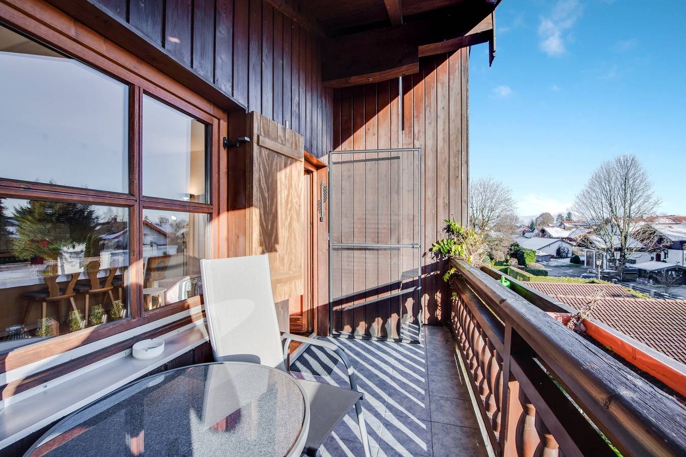 Ganze Wohnung, Gemütliche Ferienwohnung Alpenblick mit Balkon, Terrasse und Wlan; Parkplätze vorhanden in Eggstätt, Chiemsee