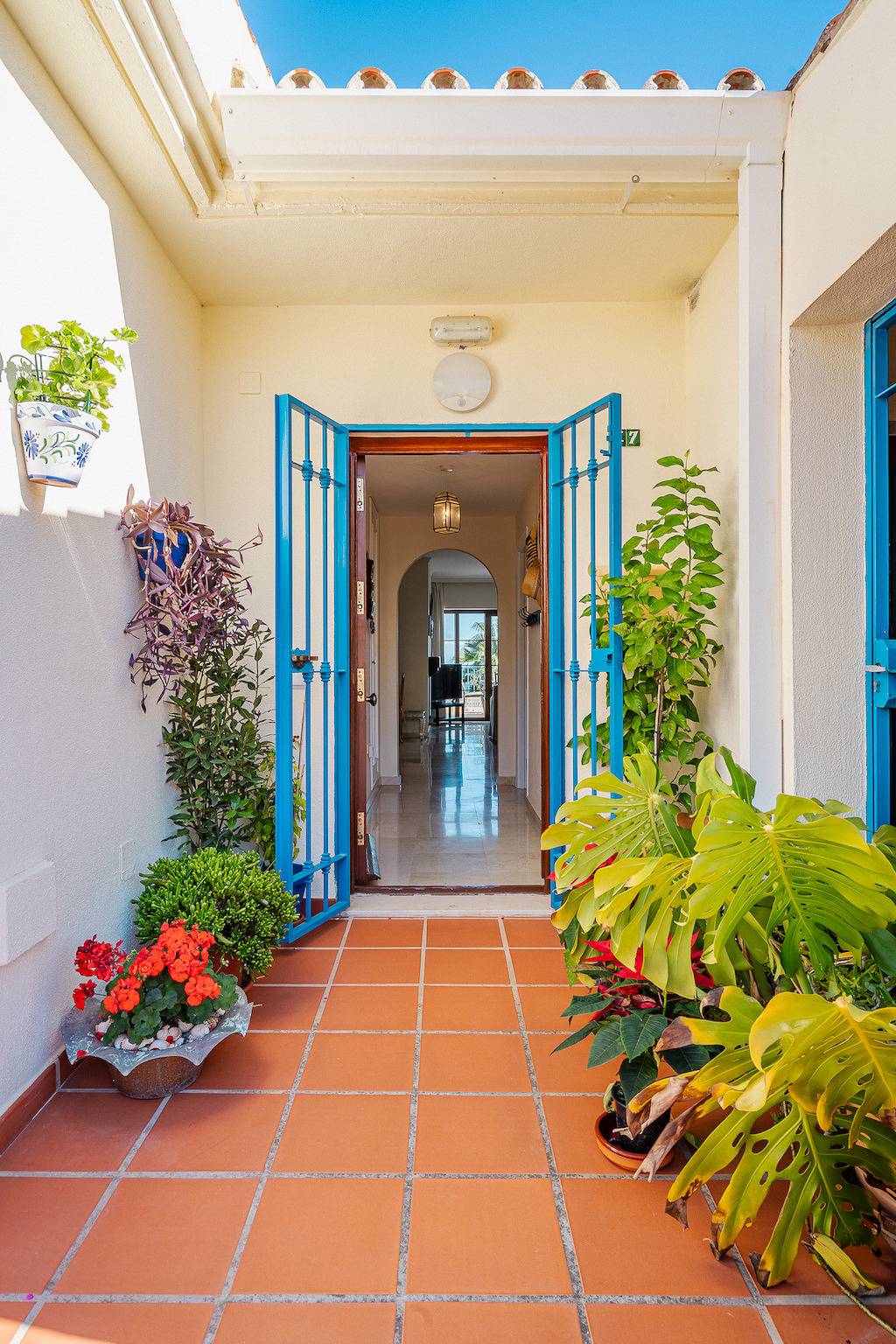 Ganze Wohnung, 26. Front row penthouse golf and sea views Manilva in Puerto de la Duquesa, Manilva