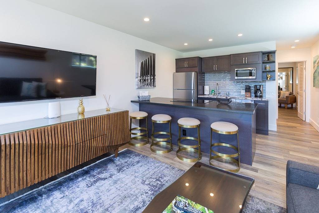 Ganze Wohnung, Moderne Villa mit 1 Schlafzimmer, nur wenige Schritte zu weißen Sandstränden und Surf in Kihei, Maui