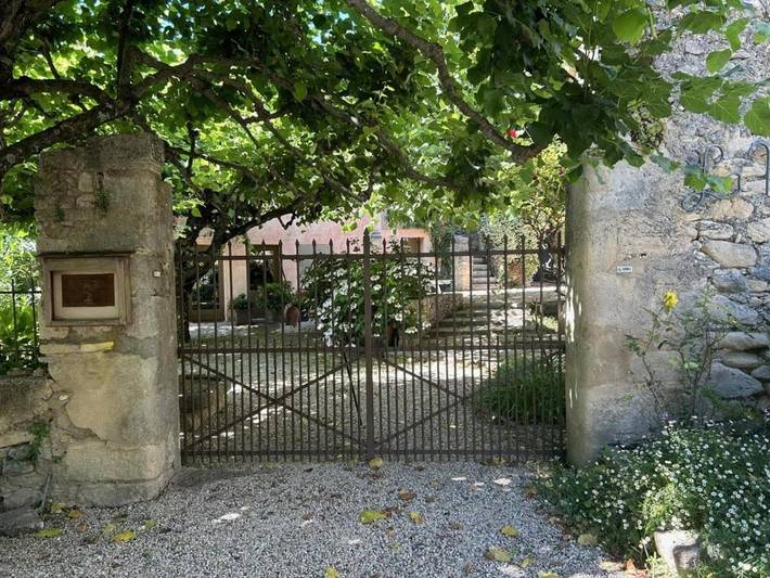 Location de vacances pour 4 personnes, avec piscine ainsi que vue et jardin à Beaumont-du-Ventoux - 3