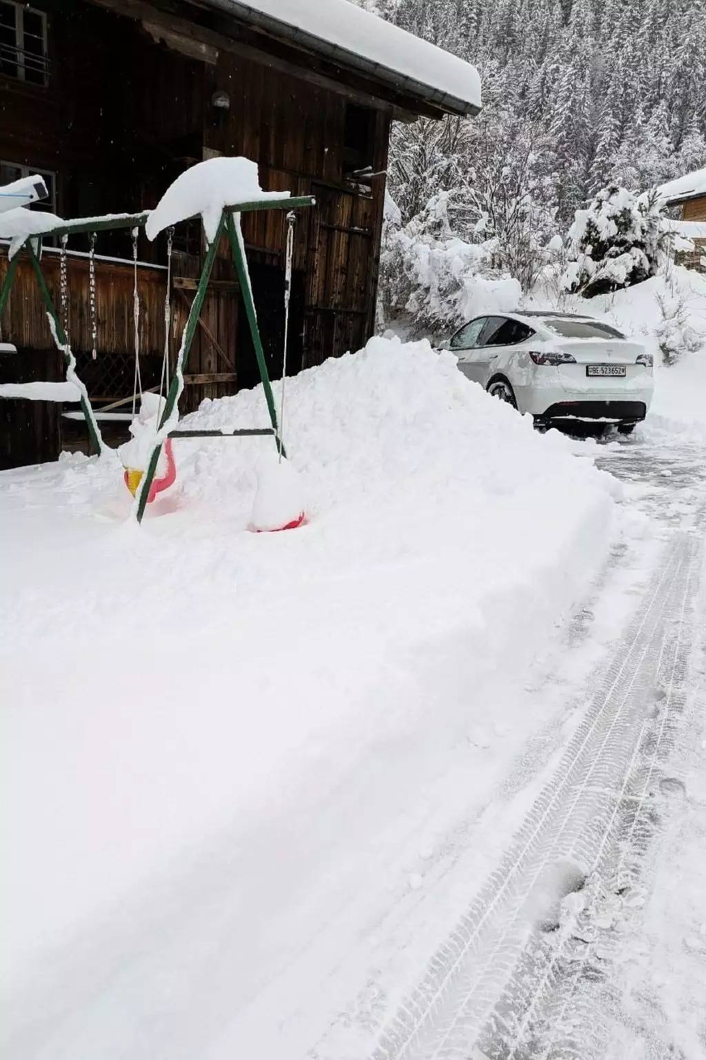 Ganze Wohnung, 4 Zimmer 5 Personen in Saanenmöser, Zweisimmen