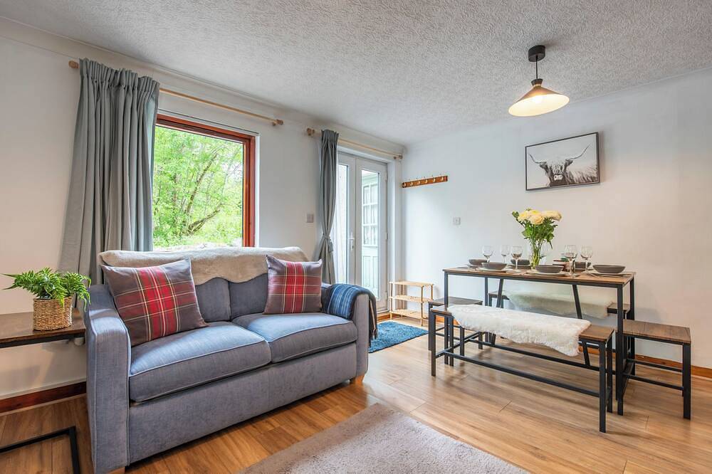 Ganze Wohnung, Stylish Garden Flat Near Loch Ness, ideal for families and groups in Highlands